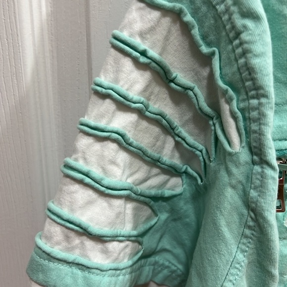 Switch Remarkable shirt, size medium - Picture 2 of 6